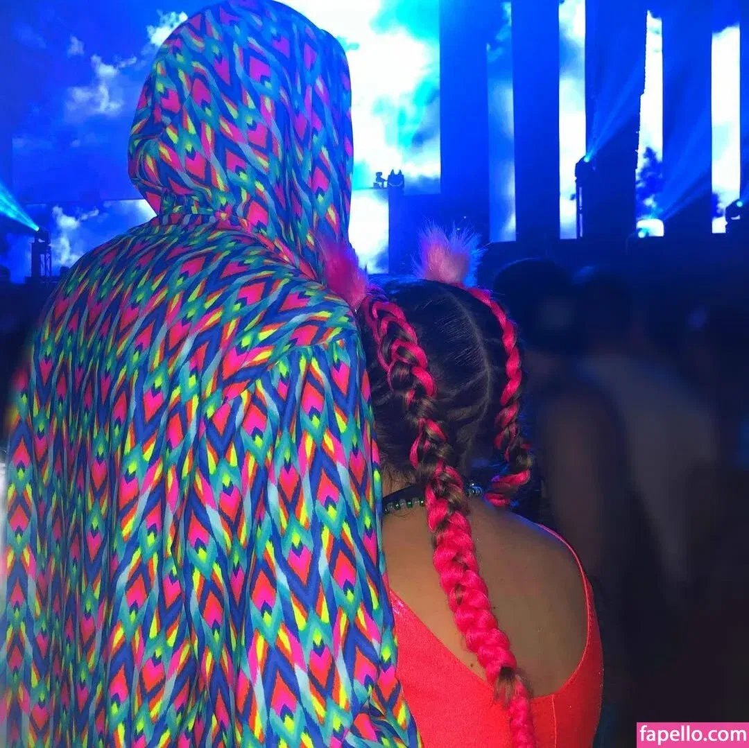 Chloe Moniz / https: / ravemumma Onlyfans Photo Gallery 