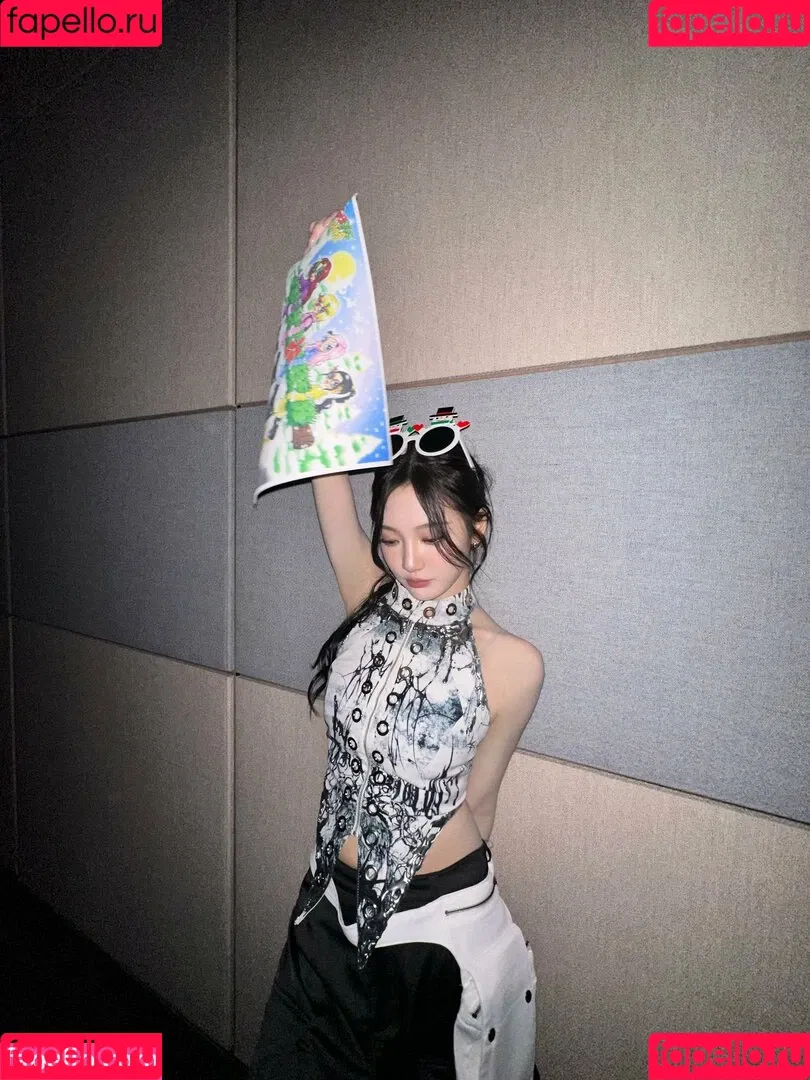 Ningning (æspa / aespa / imnotningning / littlechopper Onlyfans Photo Gallery 