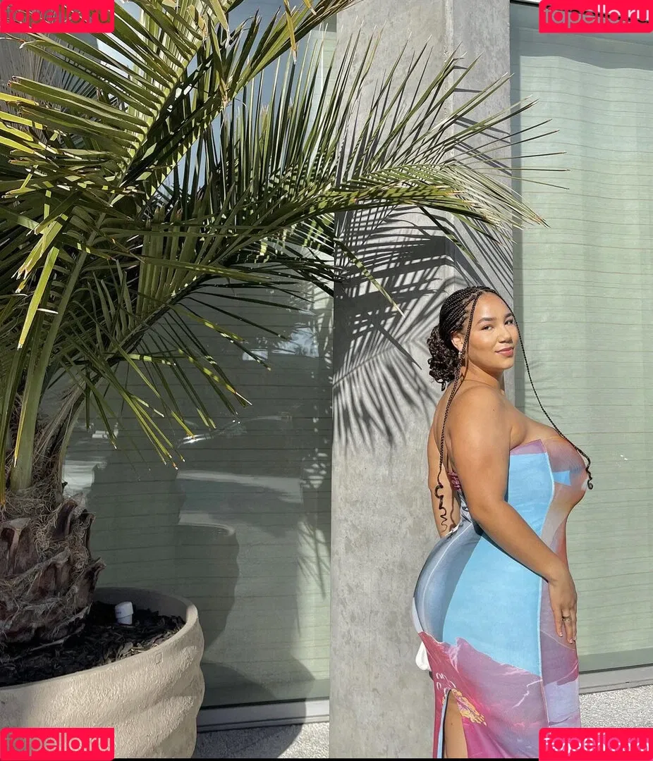 Katelyn Folasade / katelyn_runck / katelynsade Onlyfans Photo Gallery 
