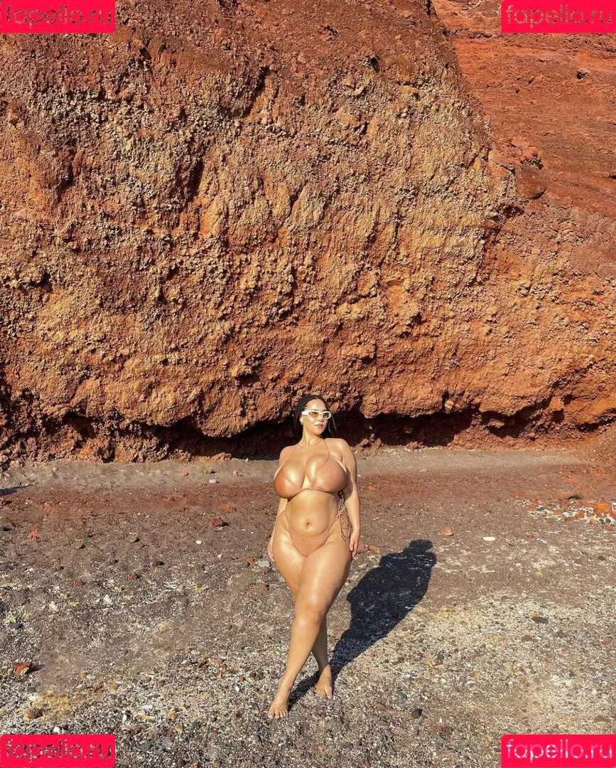Katelyn Folasade / katelyn_runck / katelynsade Onlyfans Photo Gallery 