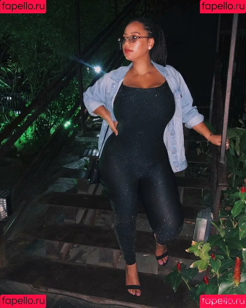 Katelyn Folasade / katelyn_runck / katelynsade Onlyfans Photo Gallery 