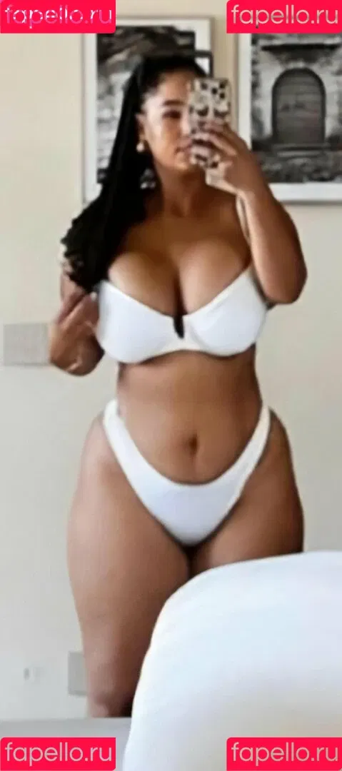 Katelyn Folasade / katelyn_runck / katelynsade Onlyfans Photo Gallery 