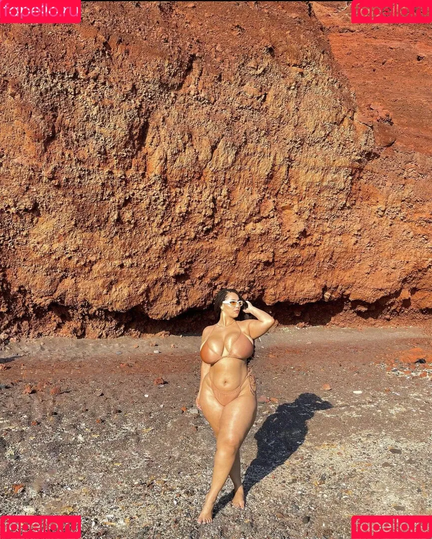 Katelyn Folasade / katelyn_runck / katelynsade Onlyfans Photo Gallery 