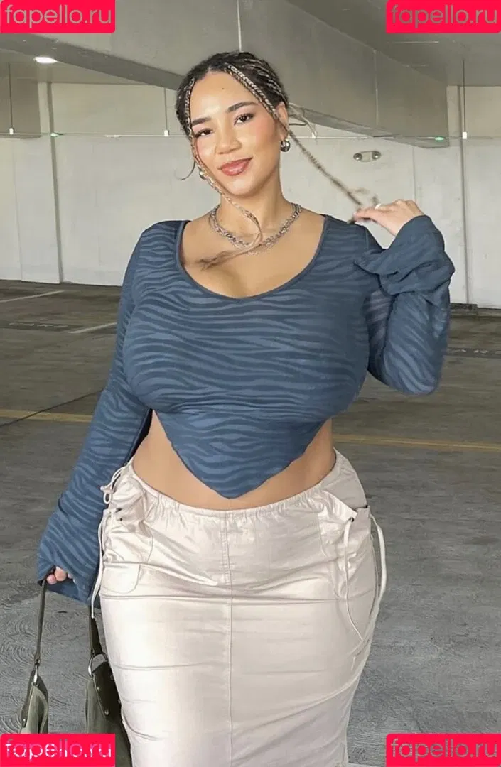 Katelyn Folasade / katelyn_runck / katelynsade Onlyfans Photo Gallery 