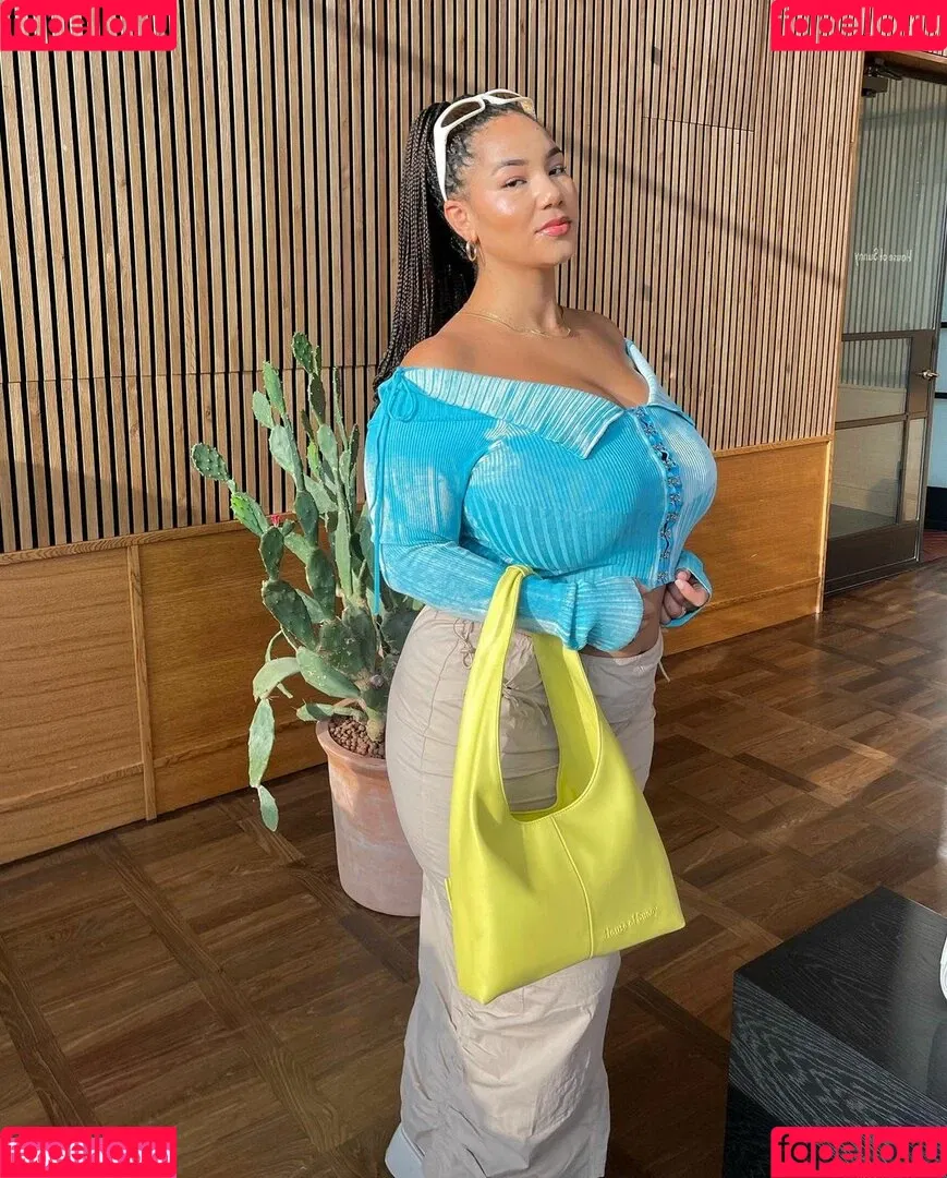 Katelyn Folasade / katelyn_runck / katelynsade Onlyfans Photo Gallery 
