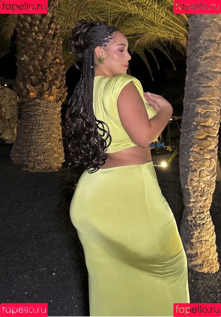 Katelyn Folasade / katelyn_runck / katelynsade Onlyfans Photo Gallery 