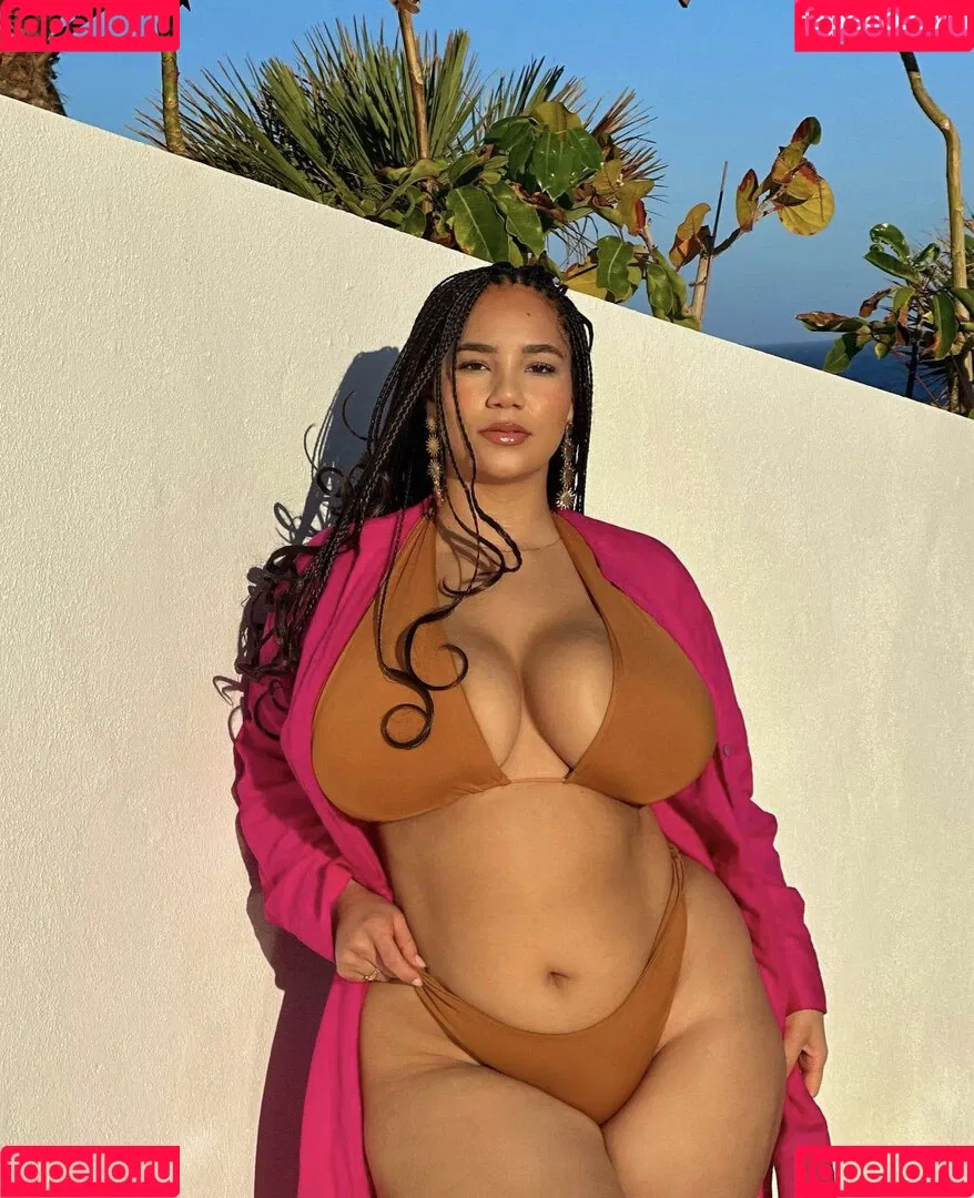 Katelyn Folasade / katelyn_runck / katelynsade Onlyfans Photo Gallery 