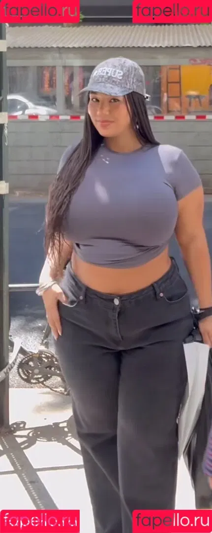Katelyn Folasade / katelyn_runck / katelynsade Onlyfans Photo Gallery 