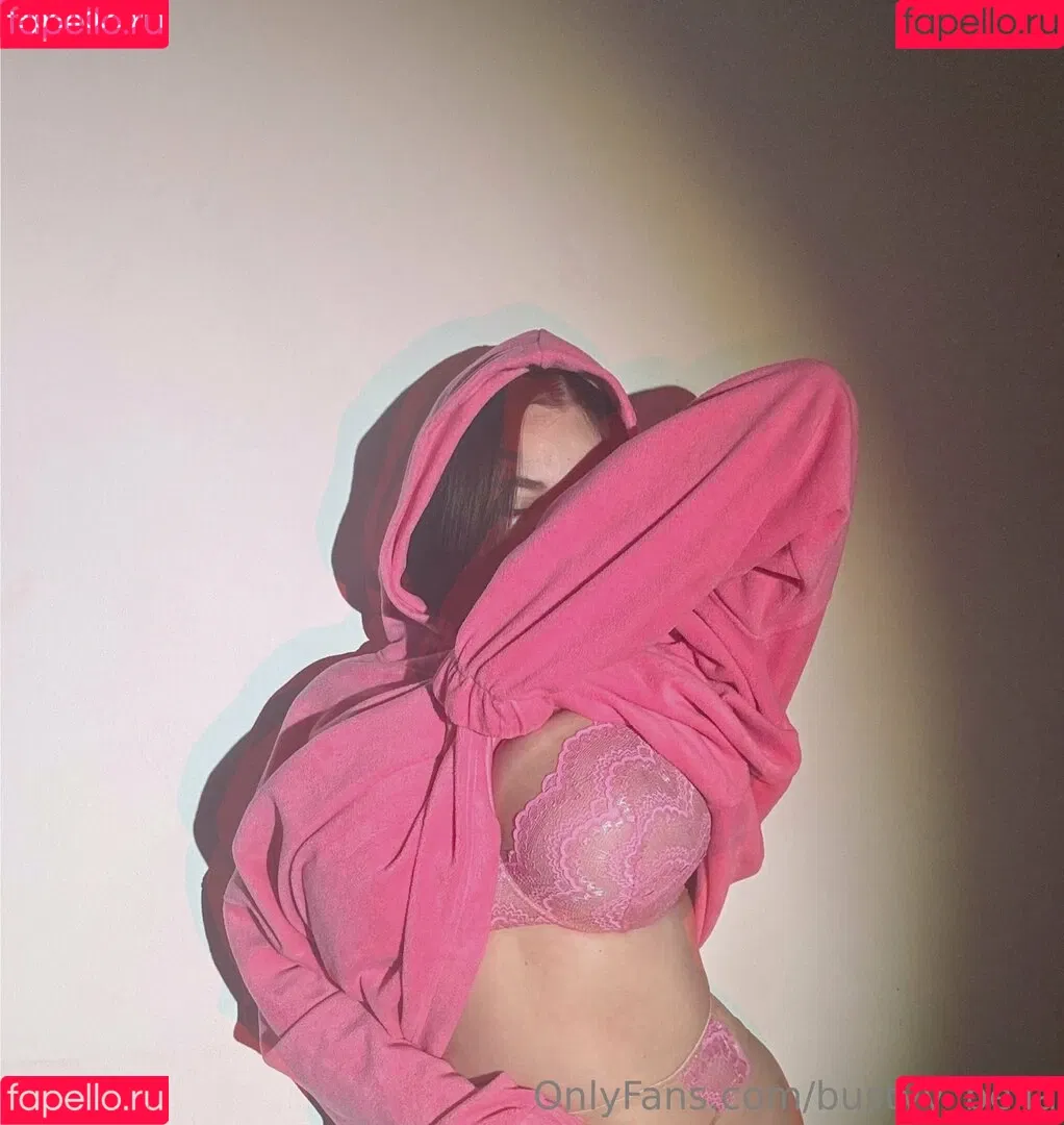 busty_bella_ / bustyy_bella Onlyfans Photo Gallery 