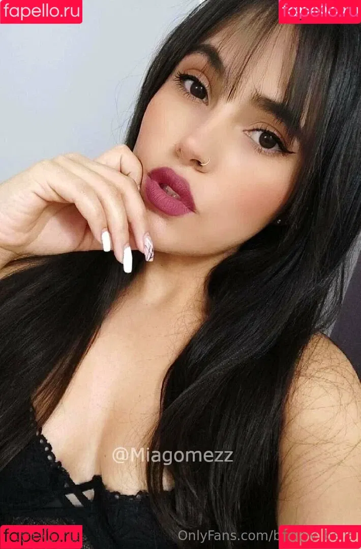busty_bella_ / bustyy_bella Onlyfans Photo Gallery 