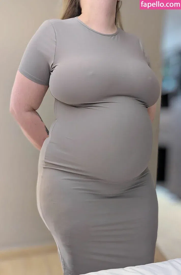 busty_bella_ / bustyy_bella Onlyfans Photo Gallery 