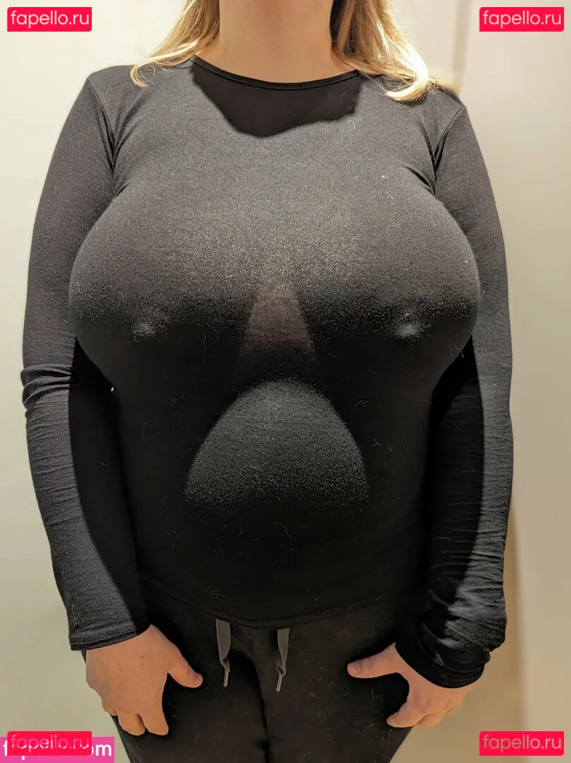 busty_bella_ / bustyy_bella Onlyfans Photo Gallery 