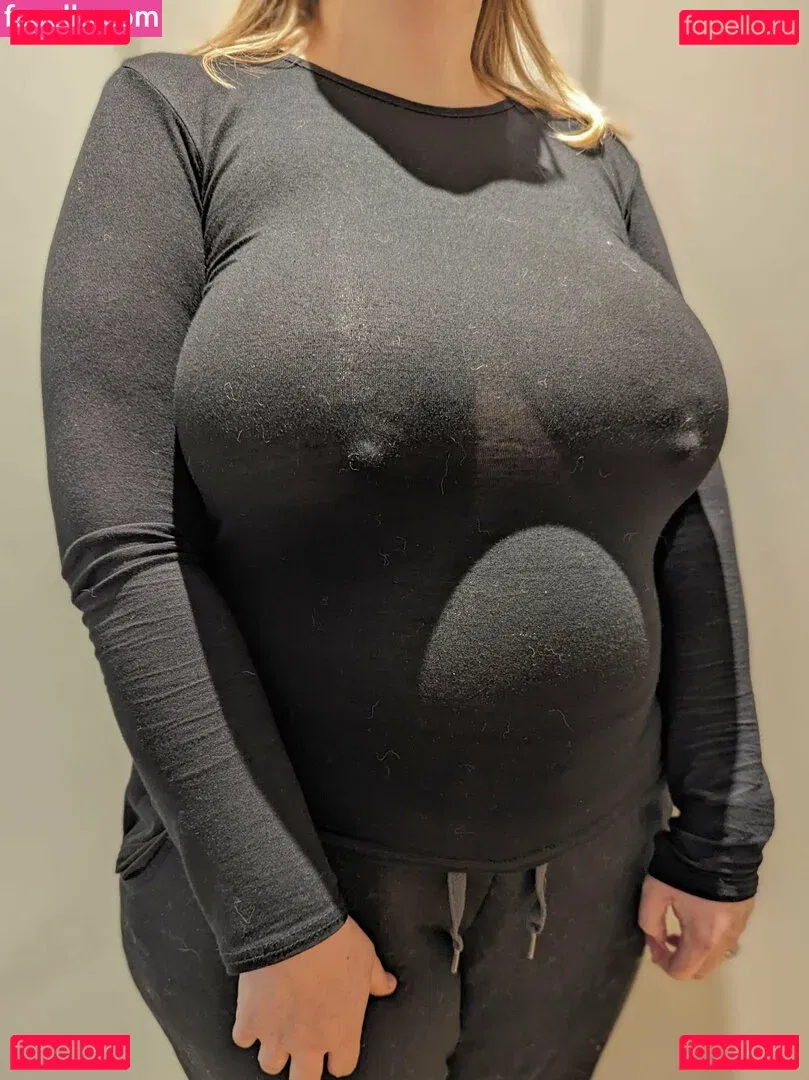 busty_bella_ / bustyy_bella Onlyfans Photo Gallery 