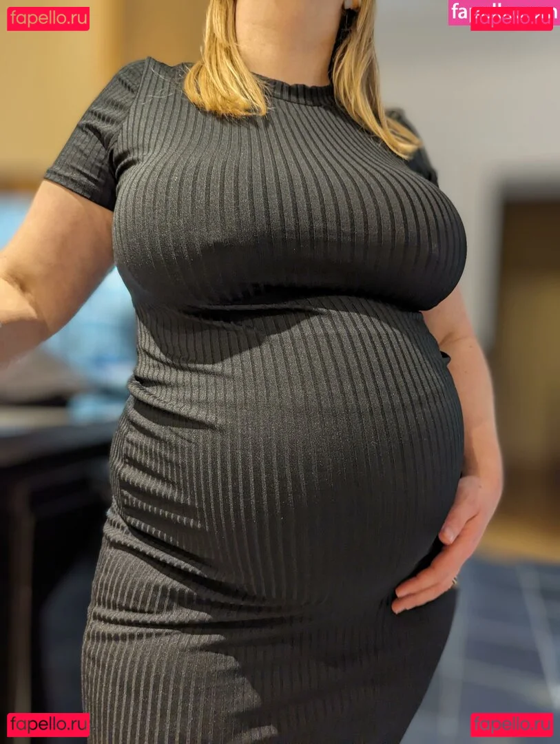 busty_bella_ / bustyy_bella Onlyfans Photo Gallery 