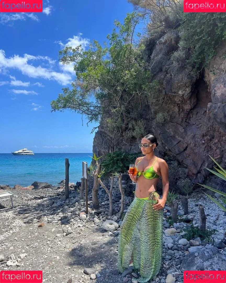 Christina Milian / christinamilian / kacytgirl Onlyfans Photo Gallery 