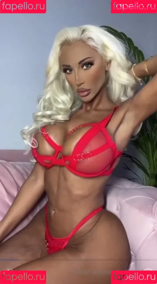 Holly Deacon / hollydeacon / hollyjaydeacon Onlyfans Photo Gallery 