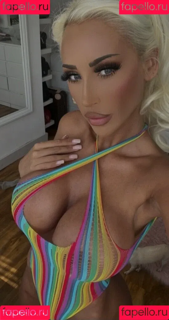 Holly Deacon / hollydeacon / hollyjaydeacon Onlyfans Photo Gallery 