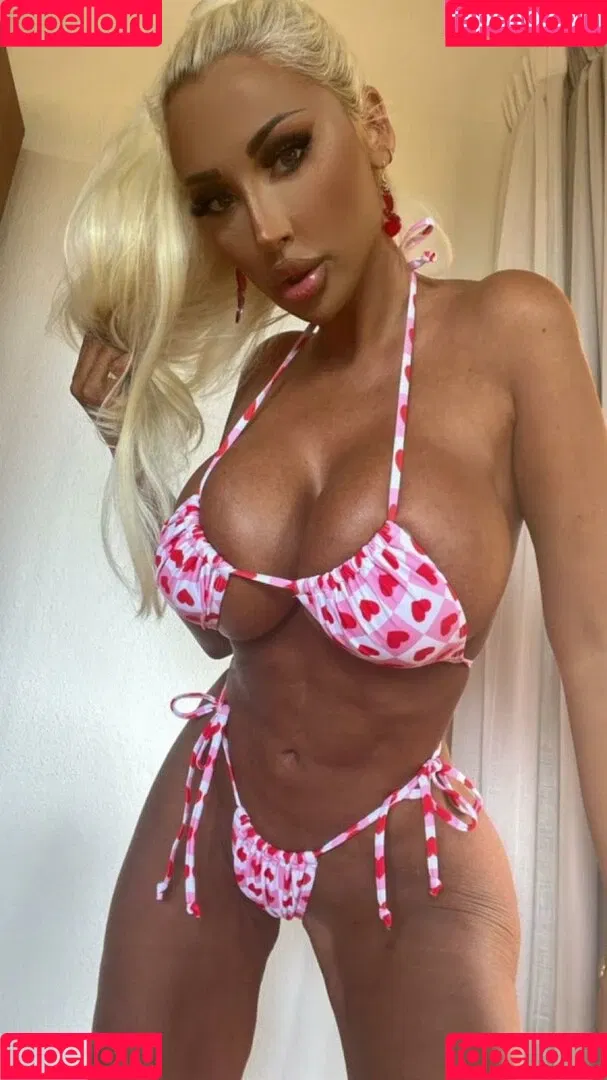 Holly Deacon / hollydeacon / hollyjaydeacon Onlyfans Photo Gallery 