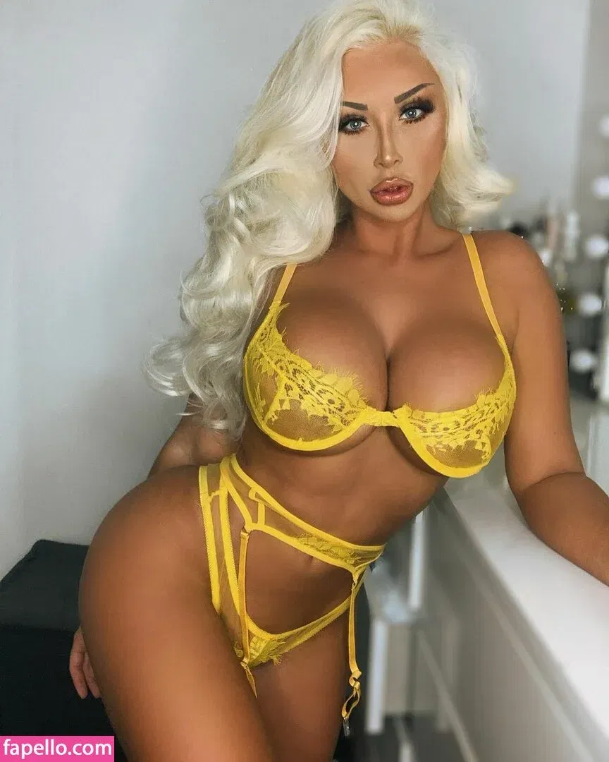 Holly Deacon / hollydeacon / hollyjaydeacon Onlyfans Photo Gallery 