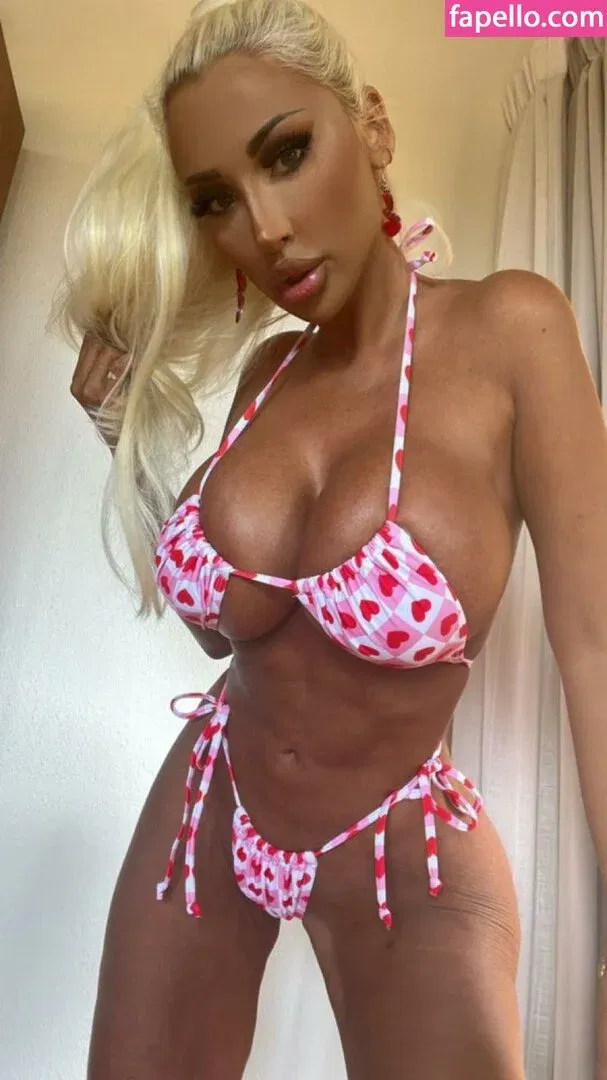 Holly Deacon / hollydeacon / hollyjaydeacon Onlyfans Photo Gallery 