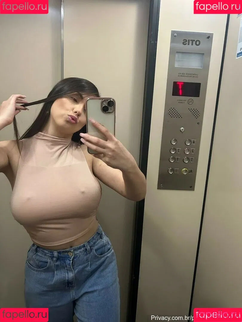 MC Mayara / mc_mayara_sz / mcmayaracwb Onlyfans Photo Gallery 