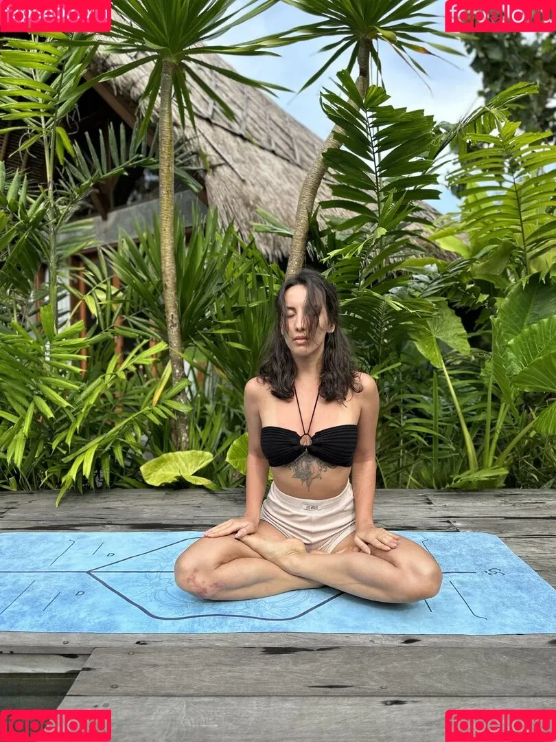 Thais-Yoga / Thaisyoga / extremely sexy / layla_yoga / thaisbpaim Onlyfans Photo Gallery 