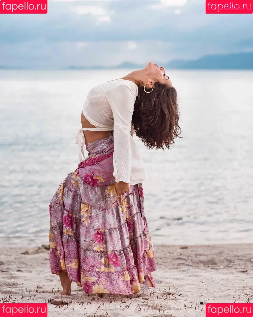 Thais-Yoga / Thaisyoga / extremely sexy / layla_yoga / thaisbpaim Onlyfans Photo Gallery 