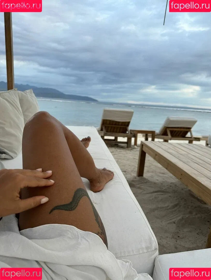 Thais-Yoga / Thaisyoga / extremely sexy / layla_yoga / thaisbpaim Onlyfans Photo Gallery 