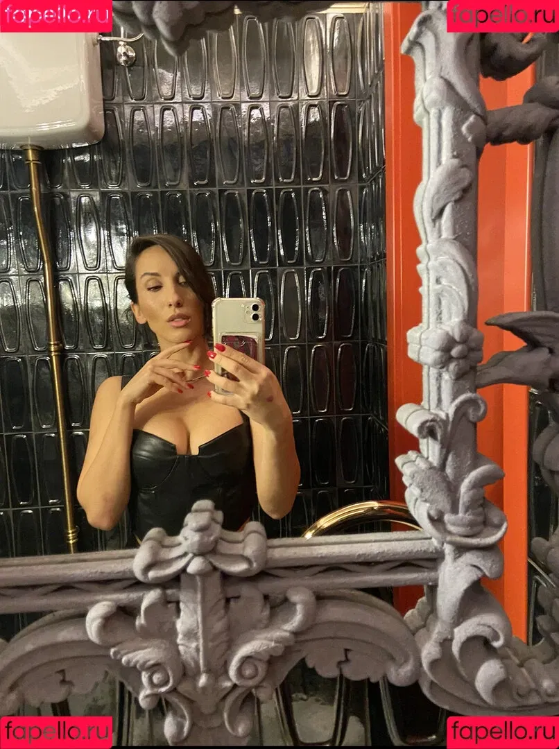 Thais-Yoga / Thaisyoga / extremely sexy / layla_yoga / thaisbpaim Onlyfans Photo Gallery 