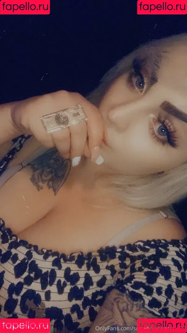 snowbunnygang420 / snowbunnysara420 Onlyfans Photo Gallery 