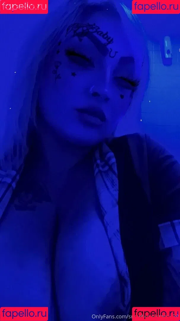 snowbunnygang420 / snowbunnysara420 Onlyfans Photo Gallery 