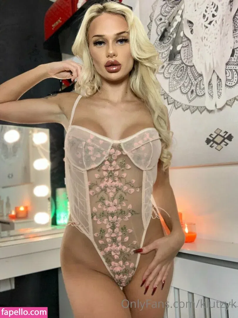 KlutzyK / kiahellis Onlyfans Photo Gallery 