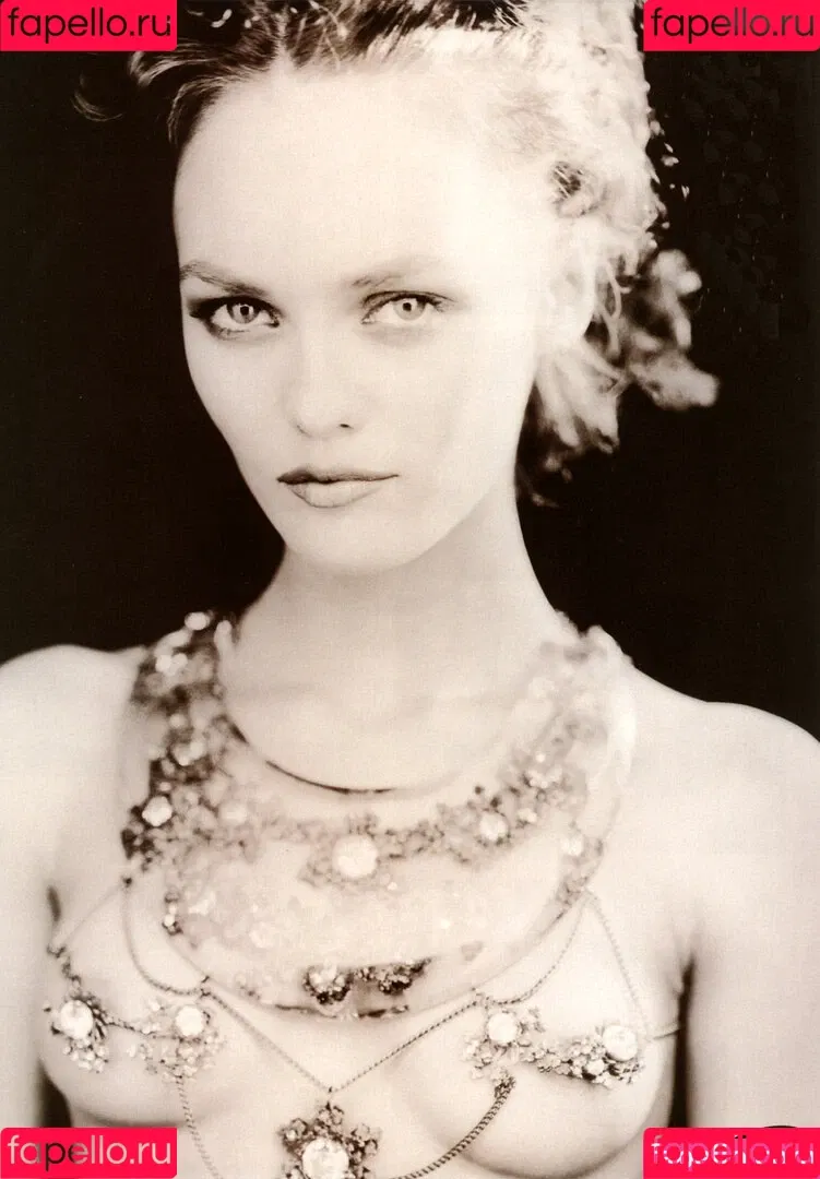 Vanessa Paradis / vanessa.paradis Onlyfans Photo Gallery 