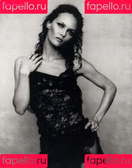 Vanessa Paradis / vanessa.paradis Onlyfans Photo Gallery 