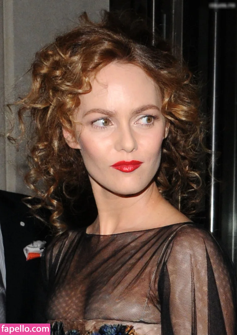 Vanessa Paradis / vanessa.paradis Onlyfans Photo Gallery 