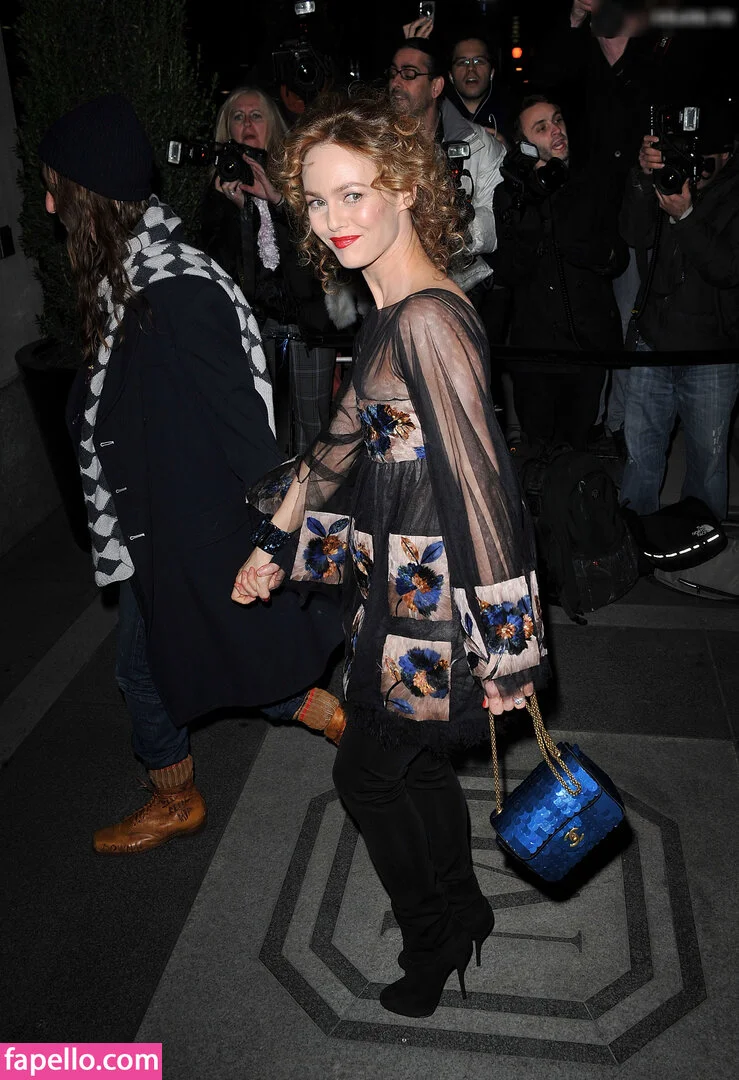 Vanessa Paradis / vanessa.paradis Onlyfans Photo Gallery 