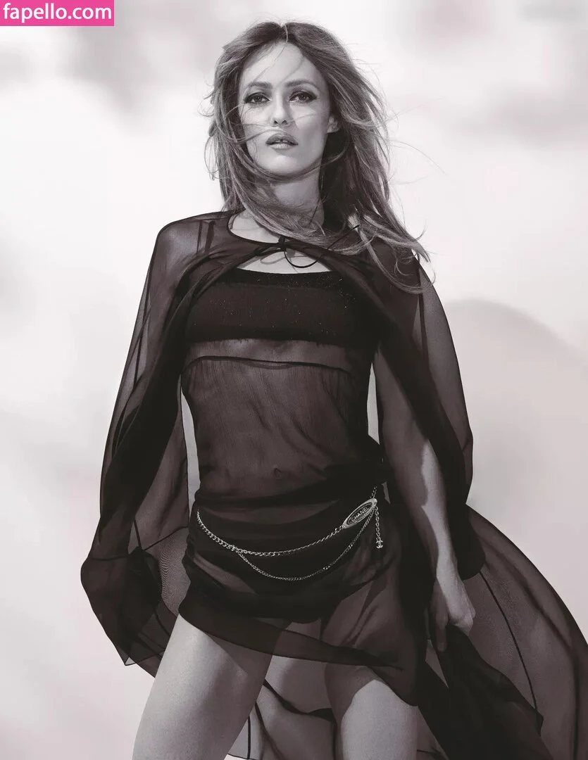 Vanessa Paradis / vanessa.paradis Onlyfans Photo Gallery 