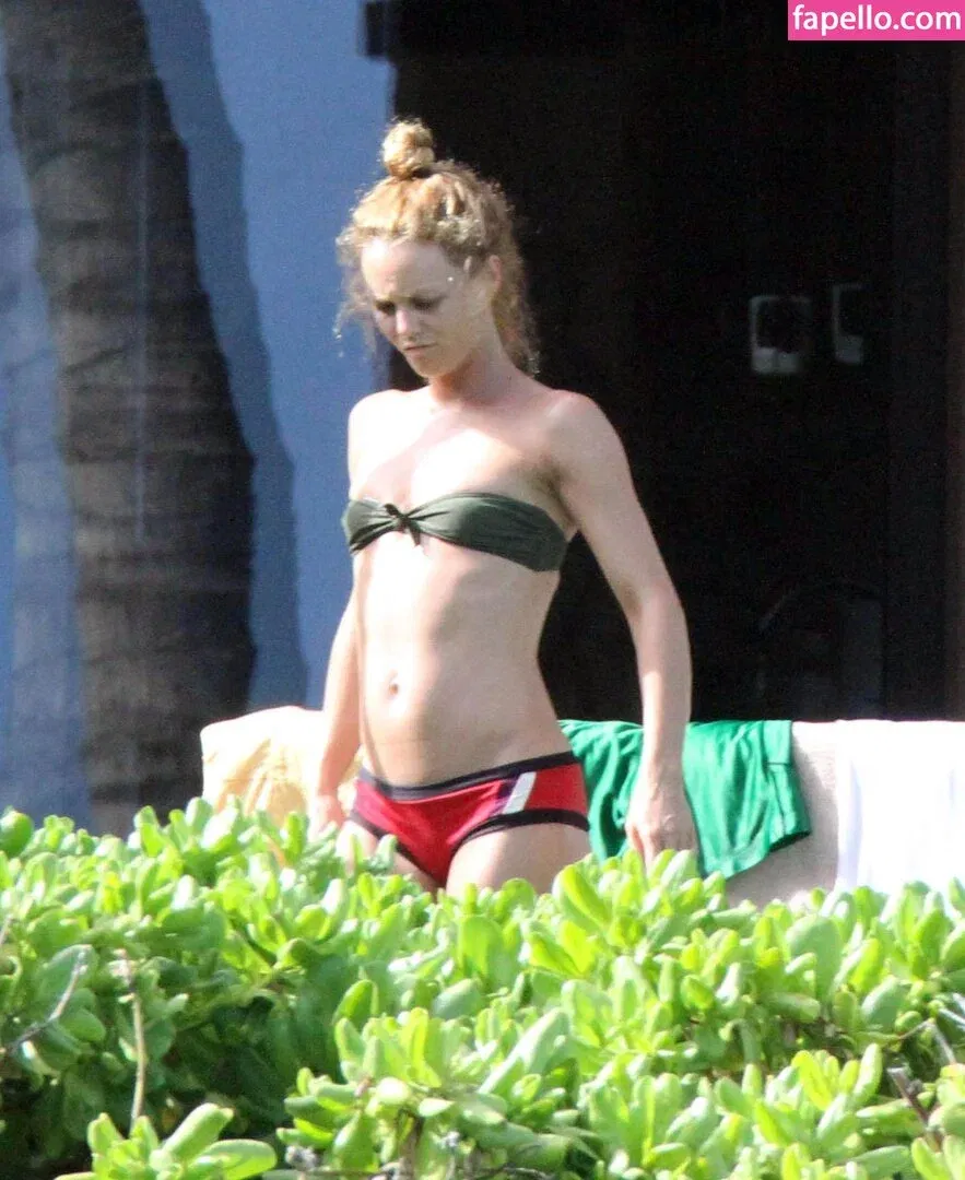 Vanessa Paradis / vanessa.paradis Onlyfans Photo Gallery 