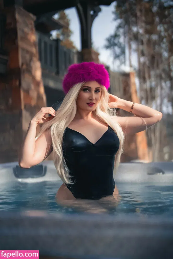 Holly Wolf Onlyfans Photo Gallery 