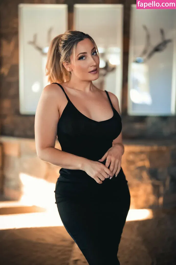 Holly Wolf Onlyfans Photo Gallery 