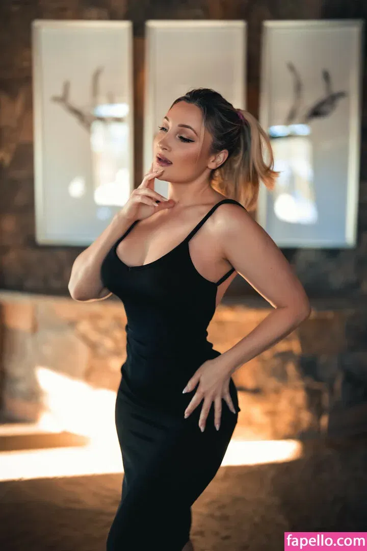 Holly Wolf Onlyfans Photo Gallery 