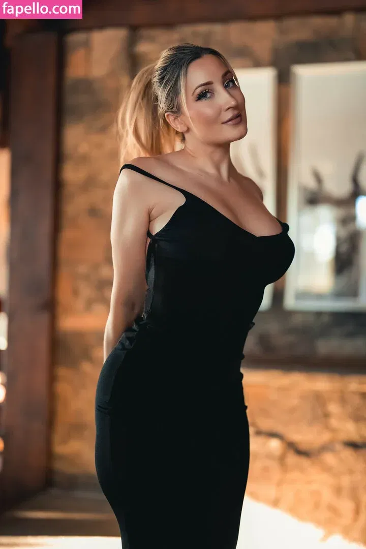 Holly Wolf Onlyfans Photo Gallery 