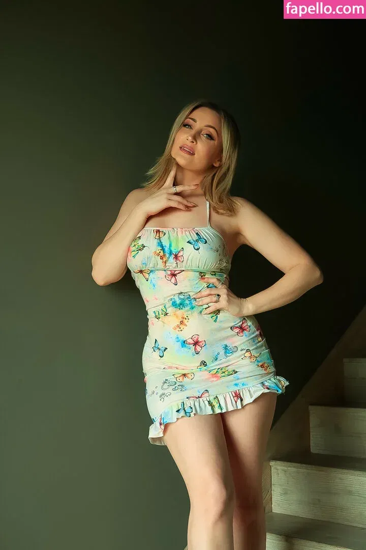 Holly Wolf Onlyfans Photo Gallery 