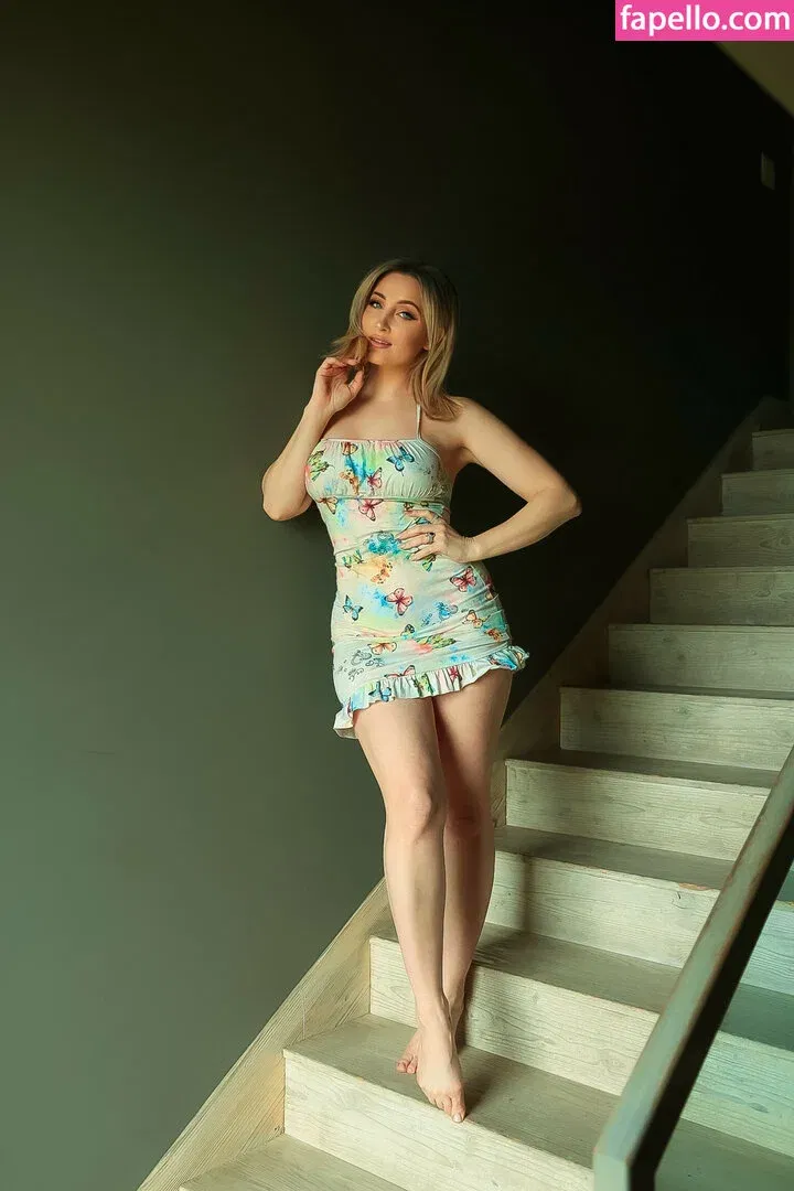 Holly Wolf Onlyfans Photo Gallery 