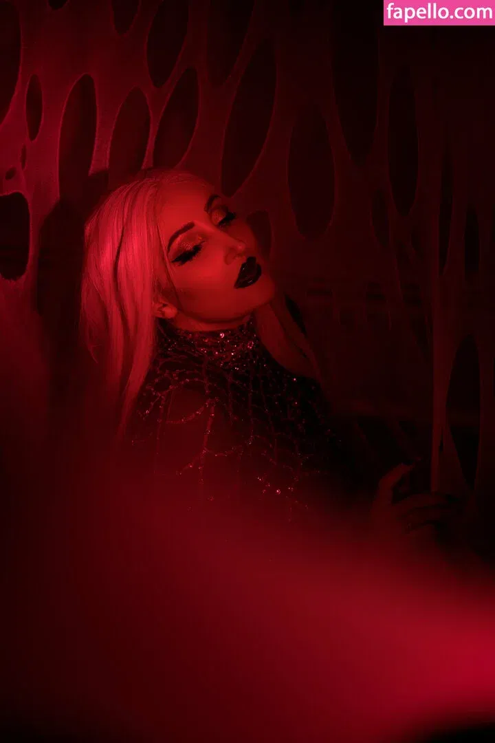 Holly Wolf Onlyfans Photo Gallery 