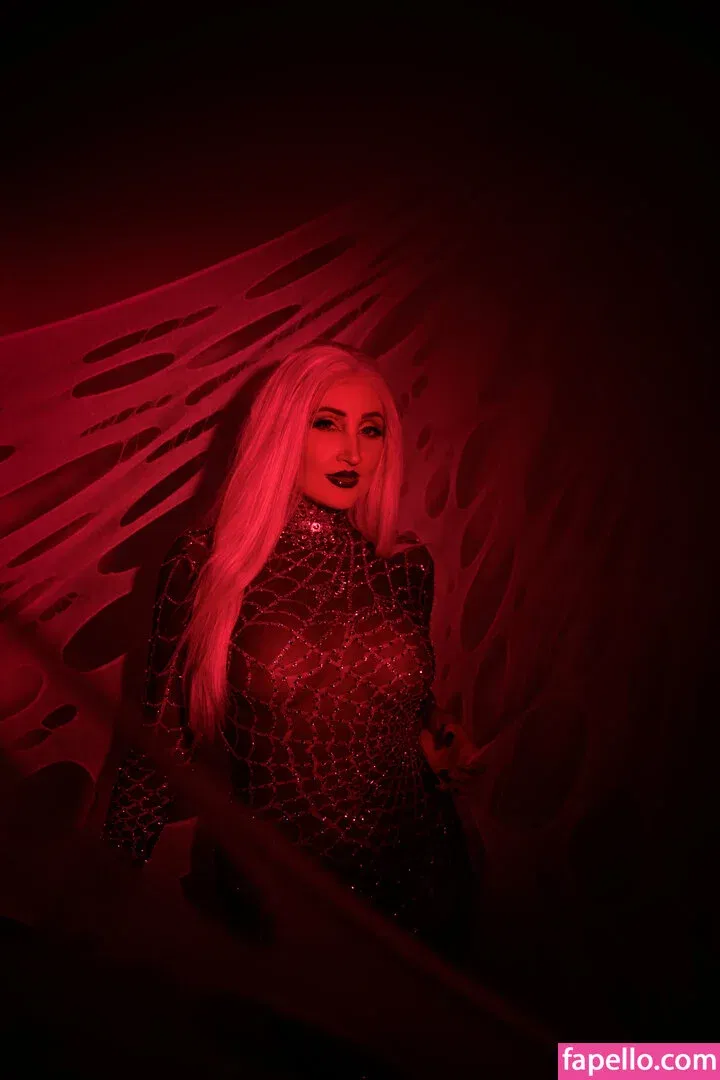 Holly Wolf Onlyfans Photo Gallery 