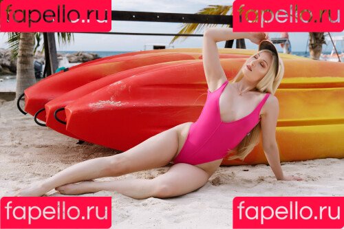 Holly Wolf Onlyfans Photo Gallery 