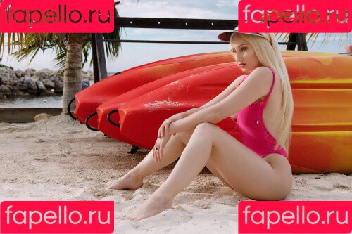 Holly Wolf Onlyfans Photo Gallery 