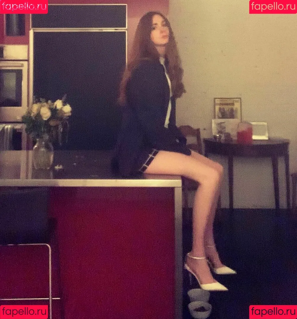Karen Gillan / karengillan Onlyfans Photo Gallery 