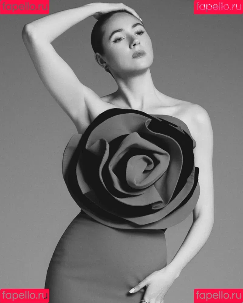 Karen Gillan / karengillan Onlyfans Photo Gallery 